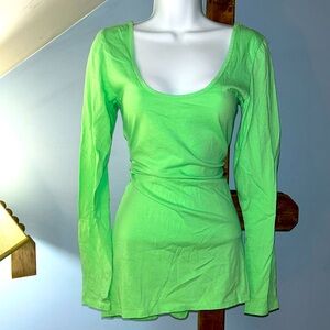 💚Moda International L Green Top💚